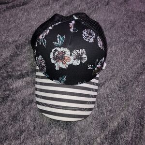 Roxy Black and White Floral And Striped Cap